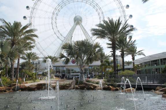 The Orlando Eye towers over the I-360 entertainment complex, which features Madame Tussauds wax museum and the Orlando Sea Life Aquarium. Photo: Renata Sago.
