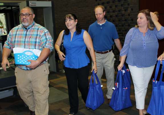 Members of "United for a Middle School" delivered 2,800 letters in support of a relief school for Avalon Middle School. Photo: Renata Sago.