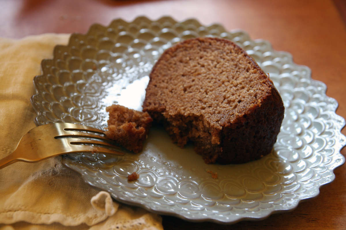 The Jewish fruitcake: Honey cake is a sweet and stodgy tradition - NPR News - Vimarsana News