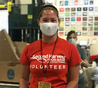 Image: Second Harvest Food Bank Volunteer, feedhopenow.org