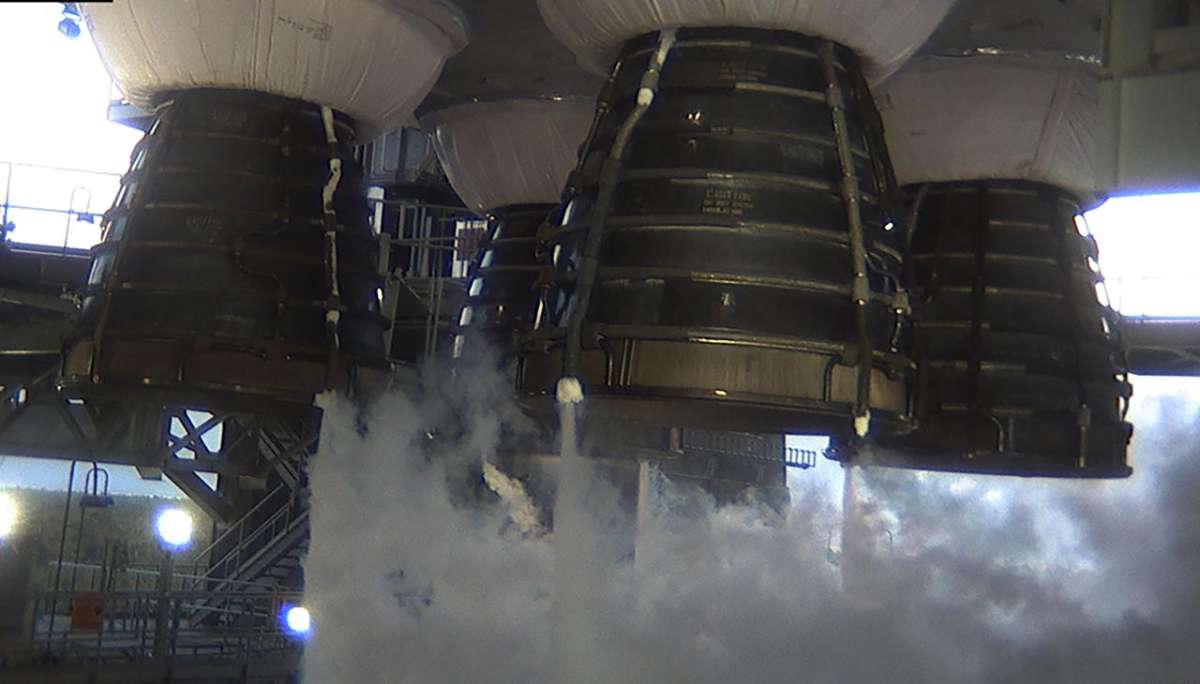 Teams at NASA’s Stennis Space Center will perform the final test in the Green Run testing series for the core stage of the new Space Launch System Saturday, Jan. 16. This image shows liquid oxygen as it naturally boils off and is vented from the four RS-25 engines that will be fired during the final core stage test. Photo: NASA